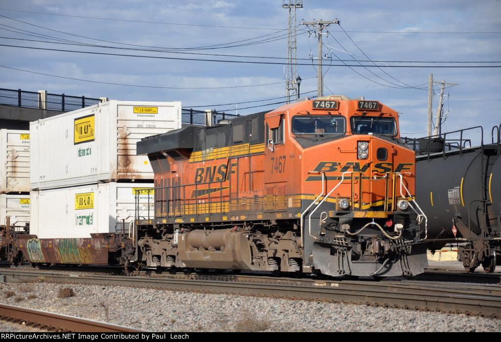 Eastbound intermodal rolls through University